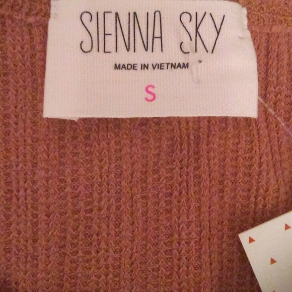 NWT Cute sienna sky crop tank top - Picture 5 of 7